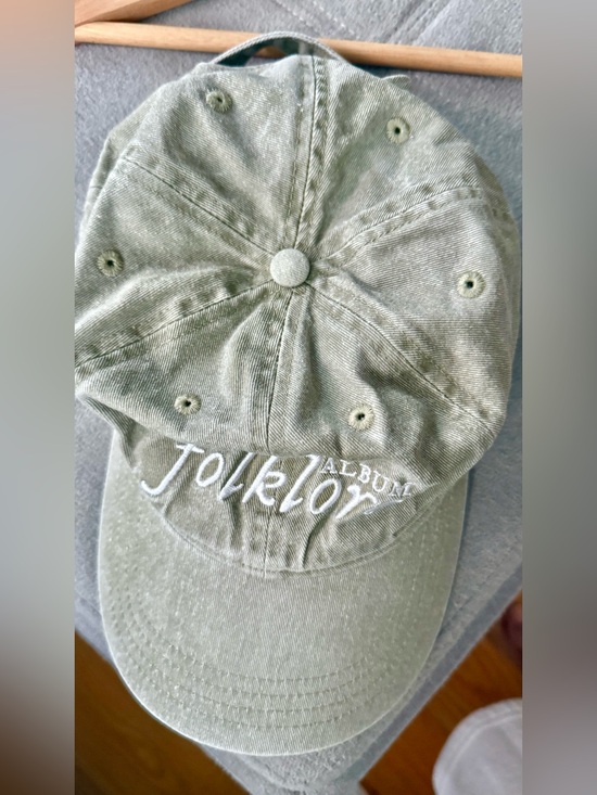 Taylor Swift Folklore Album “In The Trees” gray baseball cap main image 6